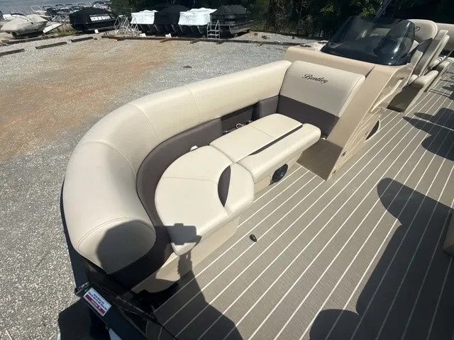 Slide: The Image of Bentley Pontoons Legacy Quad Swing Back 223 2026 - 14