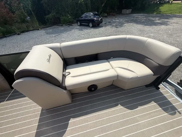 Slide: The Image of Bentley Pontoons Legacy Quad Swing Back 223 2026 - 21