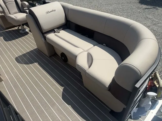 Slide: The Image of Bentley Pontoons Legacy Quad Swing Back 223 2026 - 17