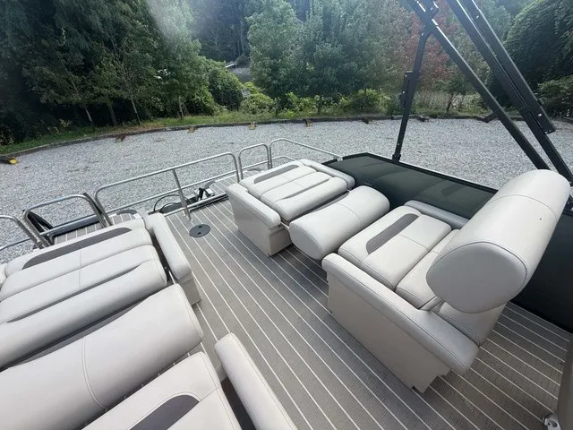 Slide: The Image of Bentley Pontoons Legacy Quad Swing Back 223 2026 - 12