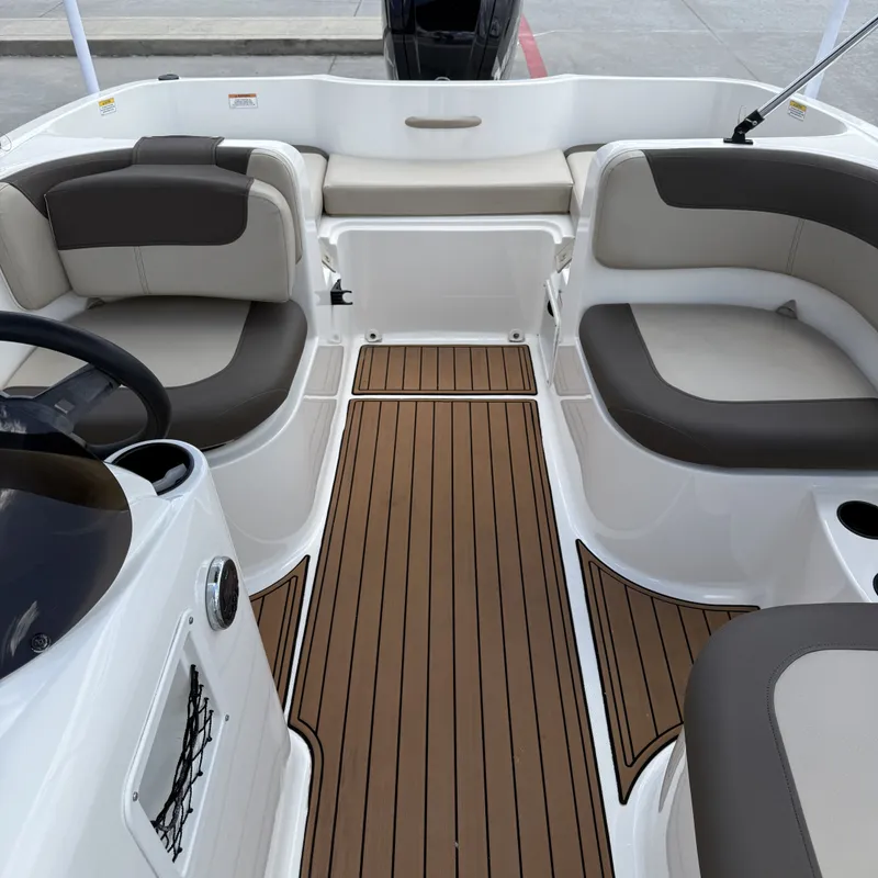 Slide: The Image of Bayliner E16 Element 2017 - 16