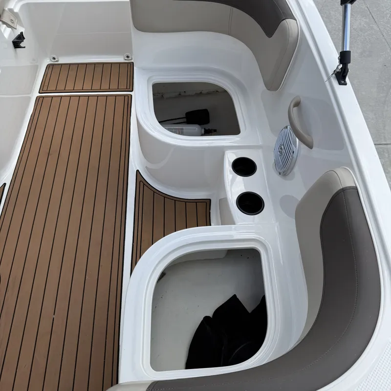 Slide: The Image of Bayliner E16 Element 2017 - 21