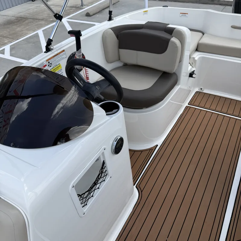 Slide: The Image of Bayliner E16 Element 2017 - 26