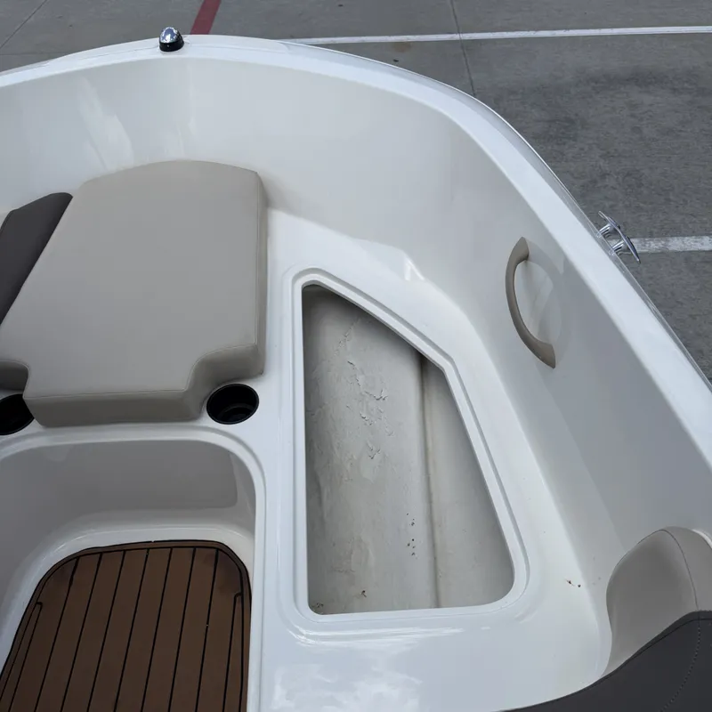 Slide: The Image of Bayliner E16 Element 2017 - 31