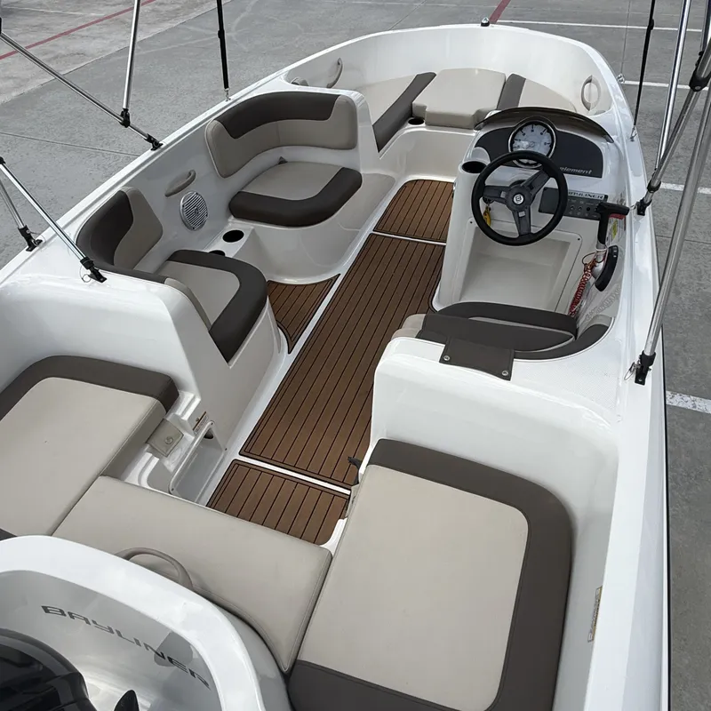 Slide: The Image of Bayliner E16 Element 2017 - 12