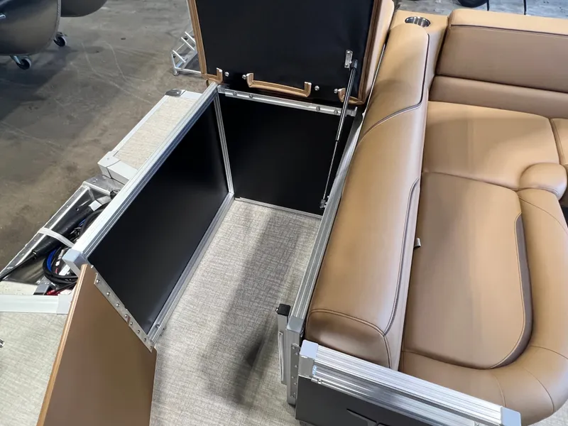 Slide: The Image of Tahoe Sport 2180 Cruise & Honda 4-Stroke EFI 2026 - 15