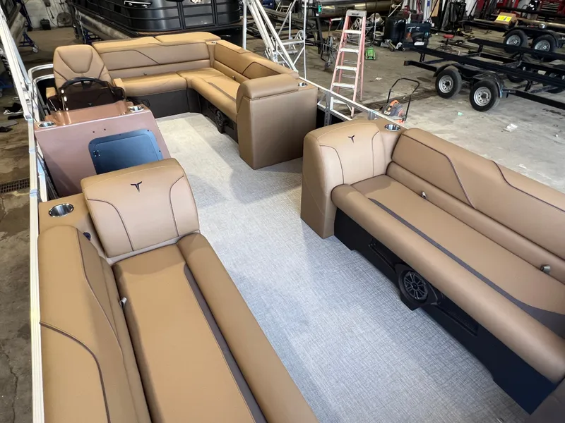 Slide: The Image of Tahoe Sport 2180 Cruise & Honda 4-Stroke EFI 2026 - 25
