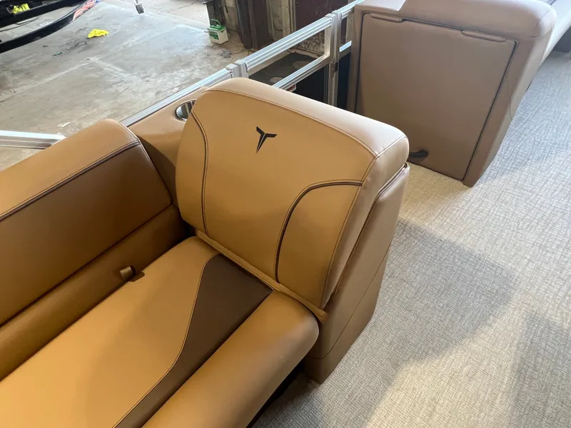 Slide: The Image of Tahoe Sport 2180 Cruise & Honda 4-Stroke EFI 2026 - 16