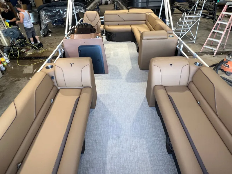 Slide: The Image of Tahoe Sport 2180 Cruise & Honda 4-Stroke EFI 2026 - 5