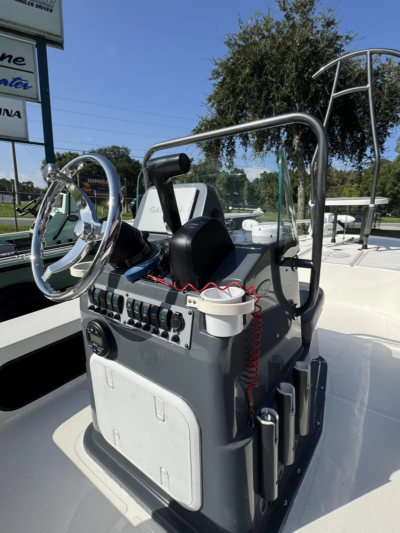 Slide: The Image of Spyder Flicker FX17 2024 - 16