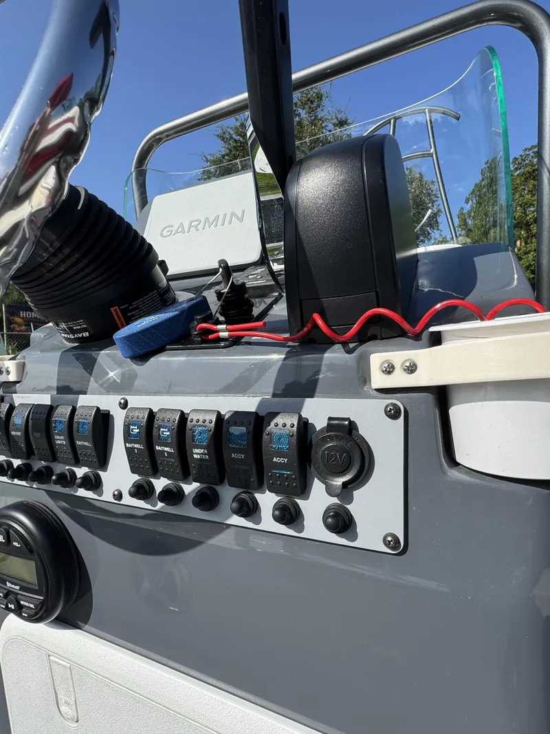 Slide: The Image of Spyder Flicker FX17 2024 - 18