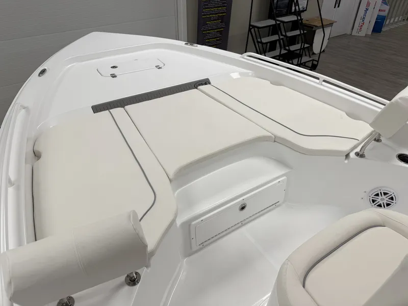 Slide: The Image of Sea Hunt BX25FS 2027 - 2