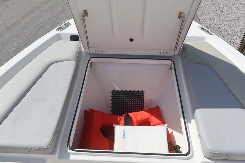 Slide: The Image of KenCraft 239 Bay 2019 - 21