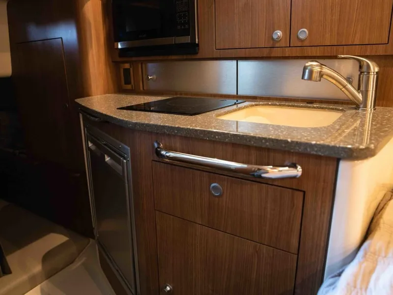 Slide: The Image of Boston Whaler 315 CONQUEST PH 2019 - 24