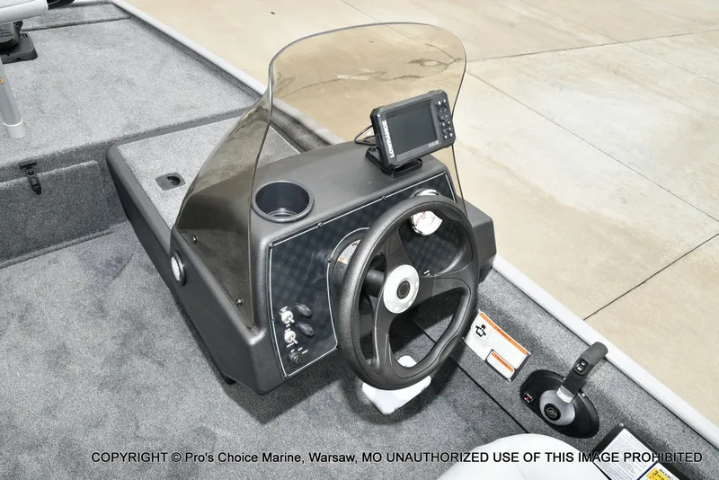 Slide: The Image of Tracker Bass Tracker Classic Limited 2027 - 35
