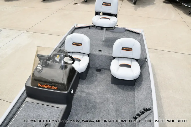 Slide: The Image of Tracker Bass Tracker Classic Limited 2027 - 46