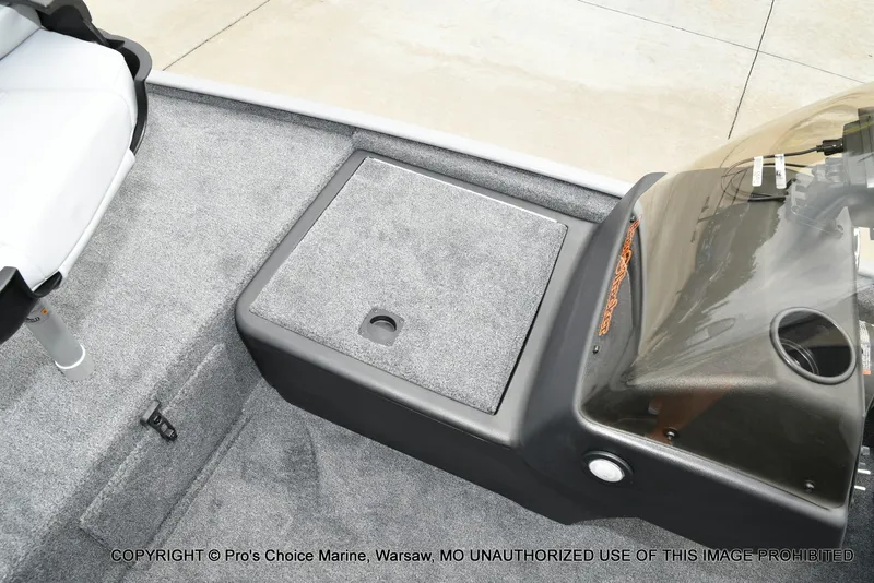 Slide: The Image of Tracker Bass Tracker Classic Limited 2027 - 40