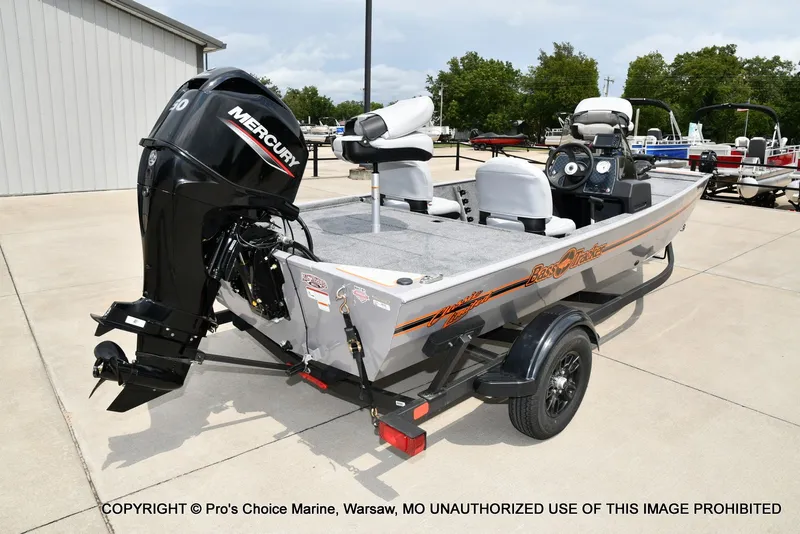 Slide: The Image of Tracker Bass Tracker Classic Limited 2027 - 23