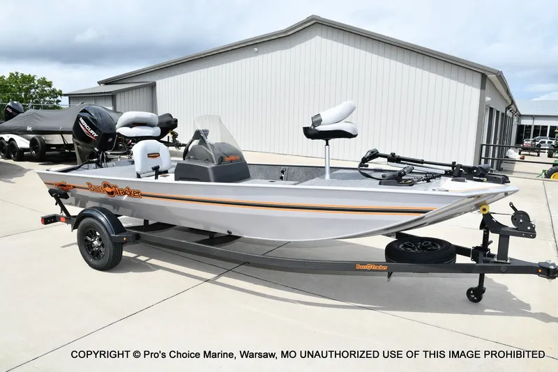 Slide: The Image of Tracker Bass Tracker Classic Limited 2027 - 57