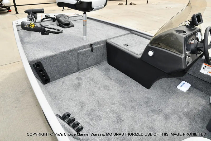 Slide: The Image of Tracker Bass Tracker Classic Limited 2027 - 14