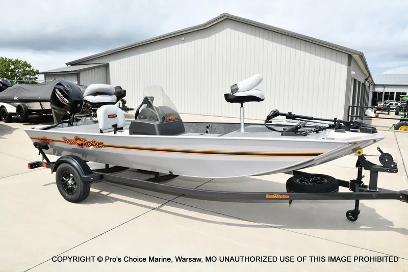 Slide: The Image of Tracker Bass Tracker Classic Limited 2027 - 56