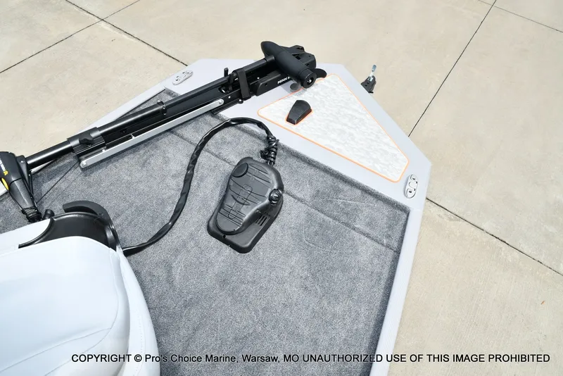 Slide: The Image of Tracker Bass Tracker Classic Limited 2027 - 19