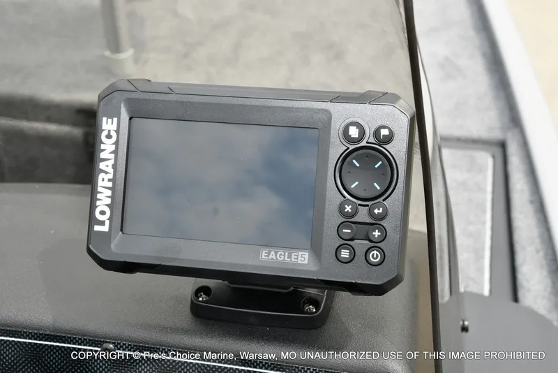 Slide: The Image of Tracker Bass Tracker Classic Limited 2027 - 30