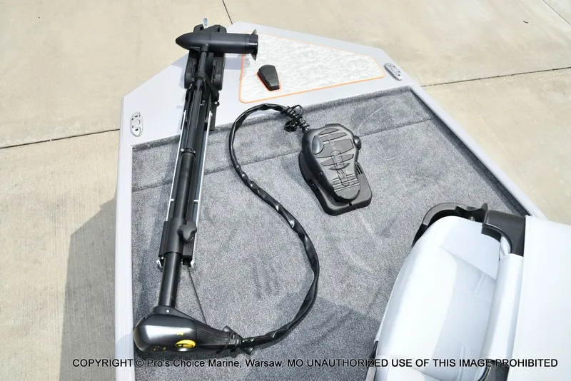 Slide: The Image of Tracker Bass Tracker Classic Limited 2027 - 45