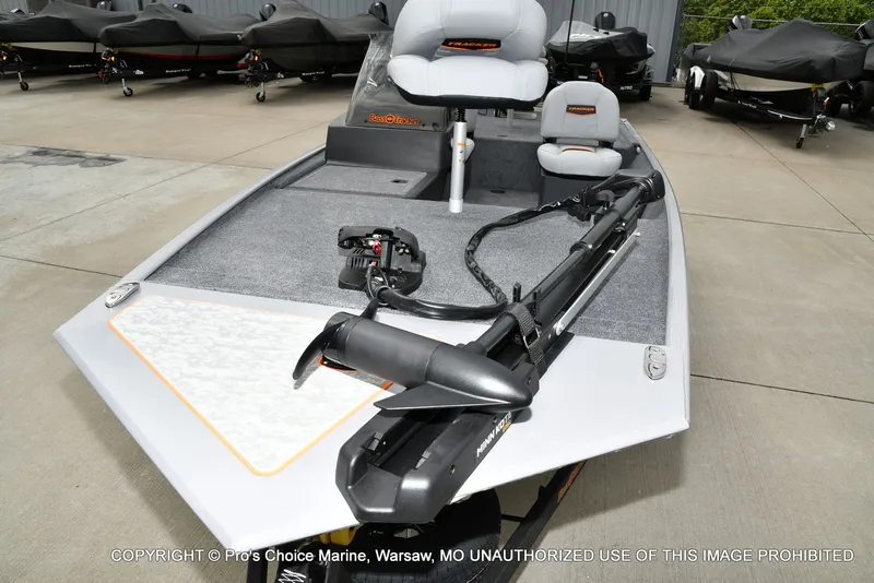 Slide: The Image of Tracker Bass Tracker Classic Limited 2027 - 26