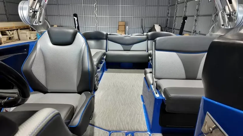 Slide: The Image of MasterCraft X26 2016 - 29