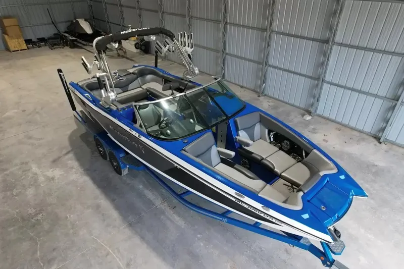 Slide: The Image of MasterCraft X26 2016 - 20