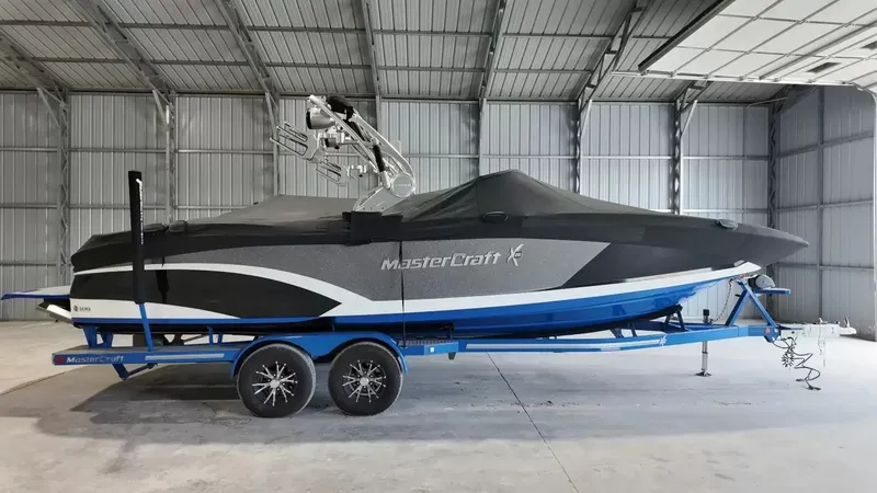 Slide: The Image of MasterCraft X26 2016 - 79