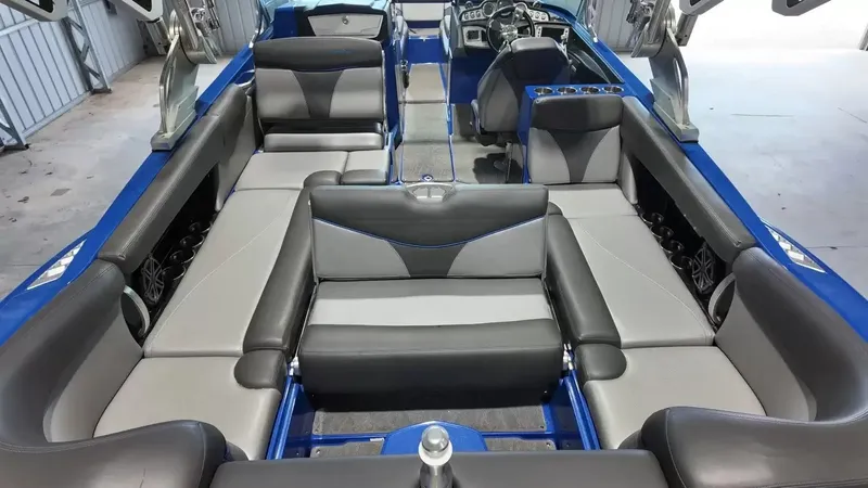 Slide: The Image of MasterCraft X26 2016 - 70