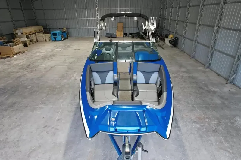 Slide: The Image of MasterCraft X26 2016 - 18