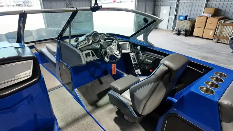 Slide: The Image of MasterCraft X26 2016 - 31