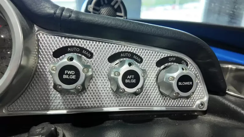 Slide: The Image of MasterCraft X26 2016 - 37