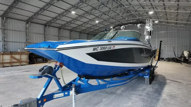 Slide: The Image of MasterCraft X26 2016 - 15