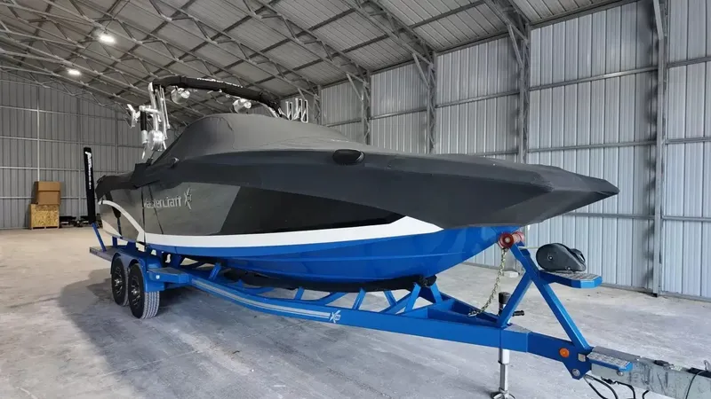 Slide: The Image of MasterCraft X26 2016 - 80