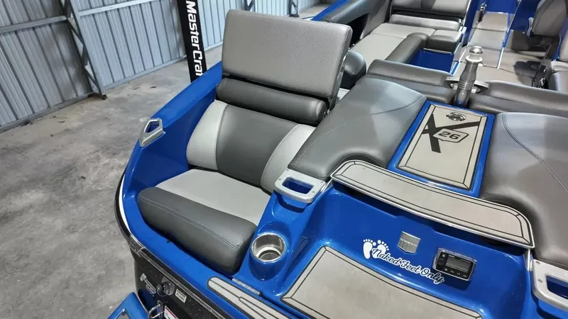 Slide: The Image of MasterCraft X26 2016 - 75