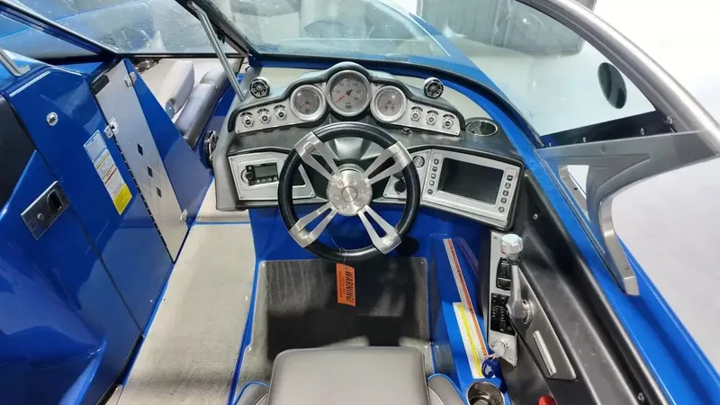 Slide: The Image of MasterCraft X26 2016 - 35