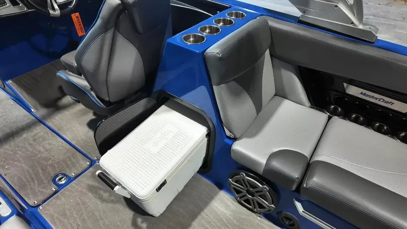 Slide: The Image of MasterCraft X26 2016 - 65