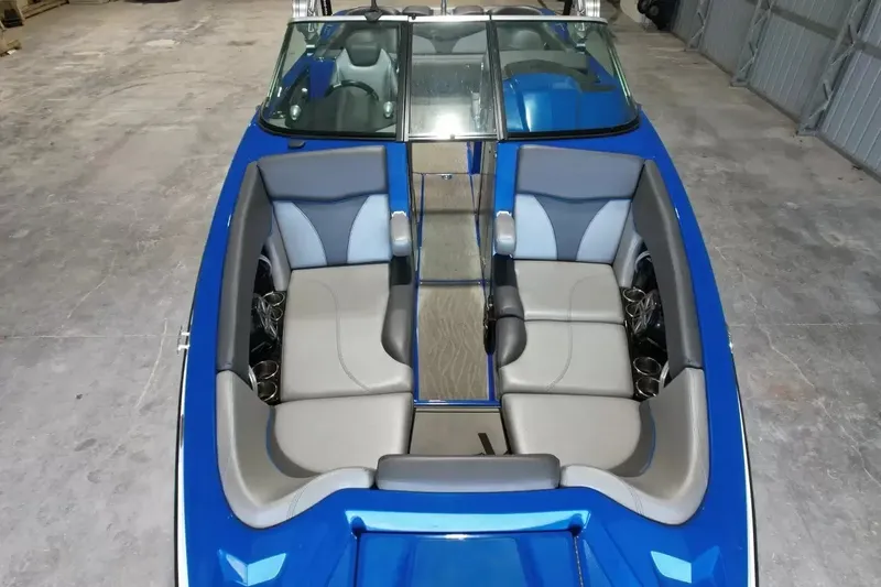 Slide: The Image of MasterCraft X26 2016 - 21