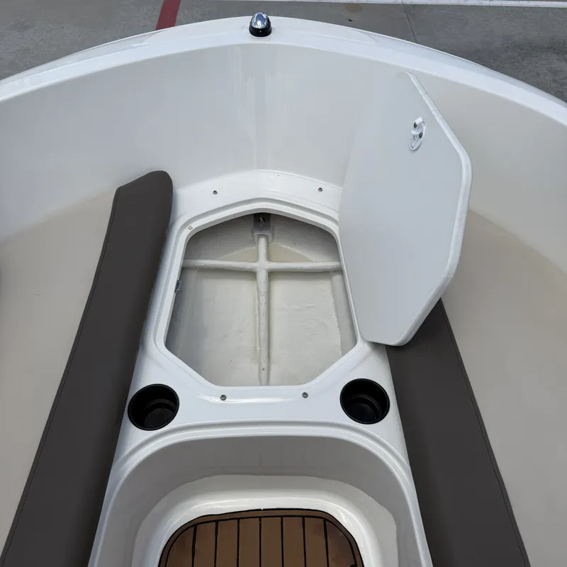 Slide: The Image of Bayliner E16 Element 2017 - 30