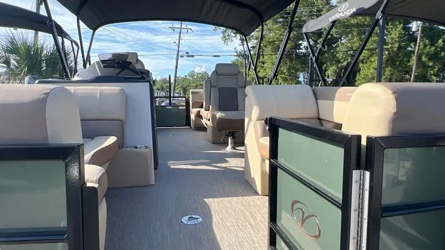 Slide: The Image of Veranda VR22RC 2027 - 4