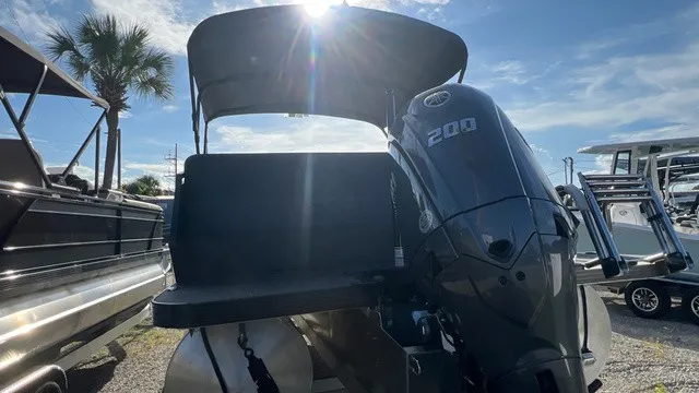 Slide: The Image of Veranda VR235L 2027 - 4