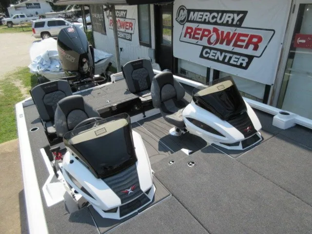 Slide: The Image of Vexus Avx2085s /Mercury 250XL Proxs 4Stroke / 2027 - 22