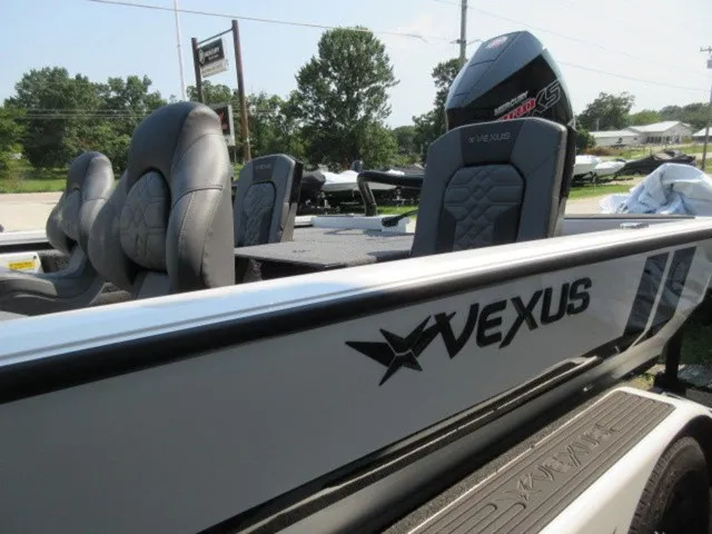 Slide: The Image of Vexus Avx2085s /Mercury 250XL Proxs 4Stroke / 2027 - 17