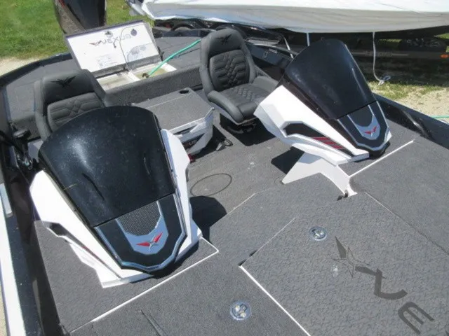 Slide: The Image of Vexus VXS21 / Mercury 300L Racing TM / Trailer 2026 - 24