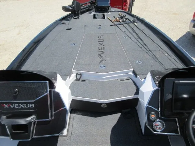 Slide: The Image of Vexus VXS21 / Mercury 300L Racing TM / Trailer 2026 - 21