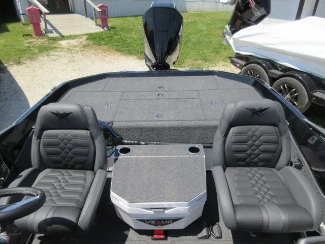 Slide: The Image of Vexus VXS21 / Mercury 300L Racing TM / Trailer 2026 - 15